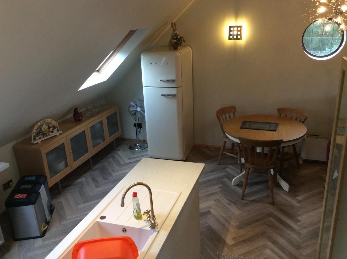 2 Bedroom Furnished Apartment In A Rural Position استون المظهر الخارجي الصورة